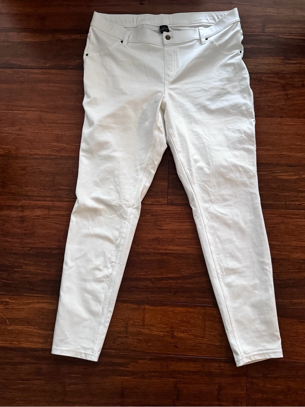 Hue Women's White Trousers